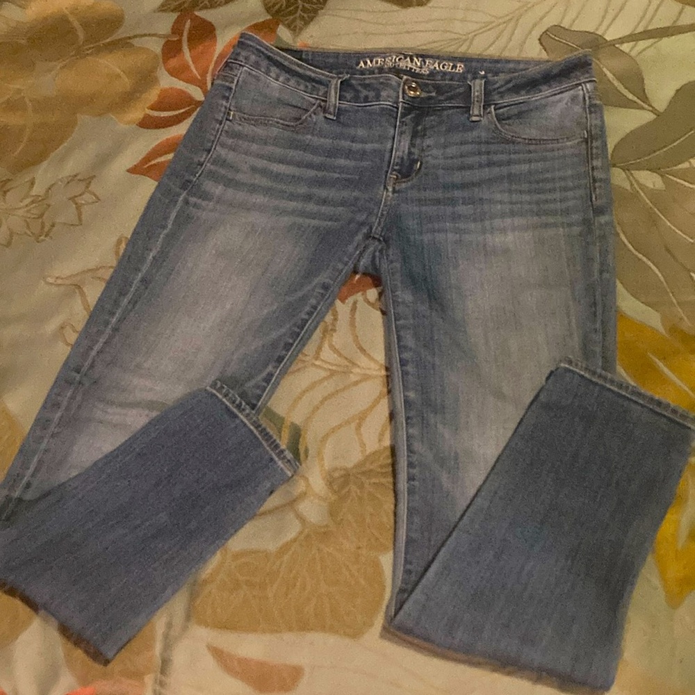 American Eagle super stretch jegging, low rise size 8 short